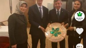 AHMET DAVUTOĞLU'NUN UMUDU GENÇLER 