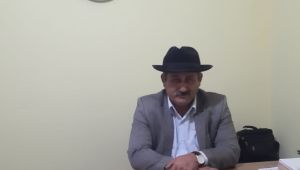 DYP İLÇE BAŞKANI SÜLEYMAN DEMİREL'İN FOTÖRÜNÜ BAŞINA TAKTI 