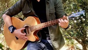 MURAT AYGÜN 'HAYALLERİNE MÜZİĞE, DUYGULARINI KALBE YANSIT '