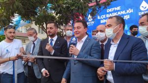 ALİ BABACAN HATAY DA KANAL POZİTİF BÖLGE MÜDÜRÜ ARZU KURUŞUN' A KONUŞTU 