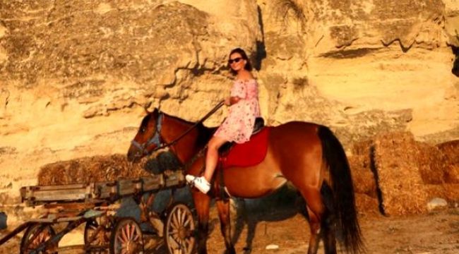 Ünlü sunucu attan düştü
