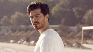 Çağatay Ulusoy film ve diziyle setlere dönüyor