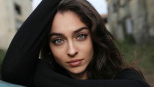 Cemre Baysel: Duygularımla hareket ederim