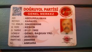 DEMİREL'İN YOL ARKADAŞI ABDURAHMAN KARAYEL, FÖTÖRÜ  TAKTI KİMLİĞİ KAPTI