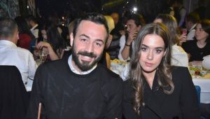 Trafik ışığında araçtan inip açıklama yaptı! Bensu Soral'ın eşi Hakan Baş, Edis'in asistanı ile kameralara yakalandı