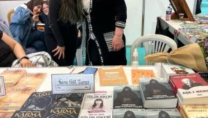 SARA GÜLTURAN ANKARA’YA AYAKK BASTI YER YERİNDEN OYNADI