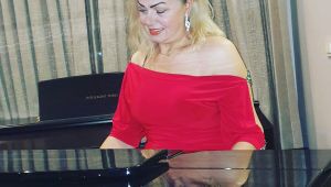  Bizimkiler dizisinin Özgesi Atatürkçü Sanatçı Nesrin Akkoç un Kalbi durdu    