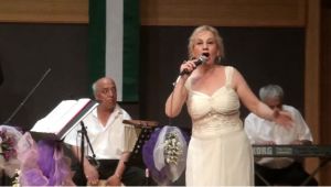 NEYLAN OKAN 55 YILLIK SANAT HAYATINI BİR ALBÜMDE TOPLAYACAK