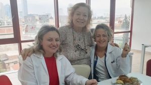 ÖĞRETMENLERİNİ VE GÜNÜNÜ UNUTMADILAR
