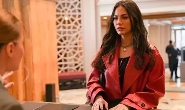 Demet' Özdemir'in güzelliği genetikmiş! Ablasıyla pozu çok konuşuldu