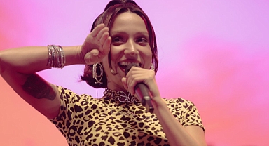 ZEYNEP BASTIK'TAN KIBRIS’TA UNUTULMAZ KONSER