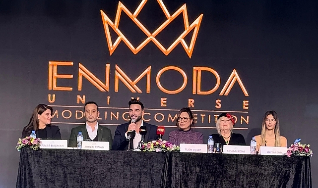 EN MODA UNIVERSE İLK KEZ SAHNEYE ÇIKIYOR