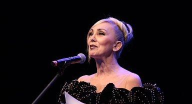 SİBEL GÖKÇE İZLEYENLERİ KENDİSİNE HAYRAN BIRAKTI.