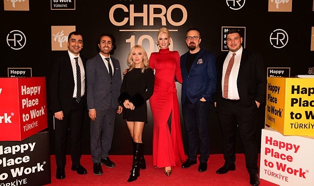 Wilma Elles’ten 100 ödül! Gecenin yıldızı Wilma Elles oldu…