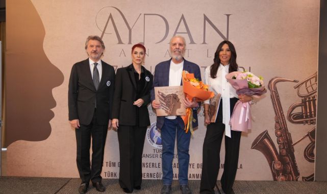 Aydan Kanatlı imzalı 