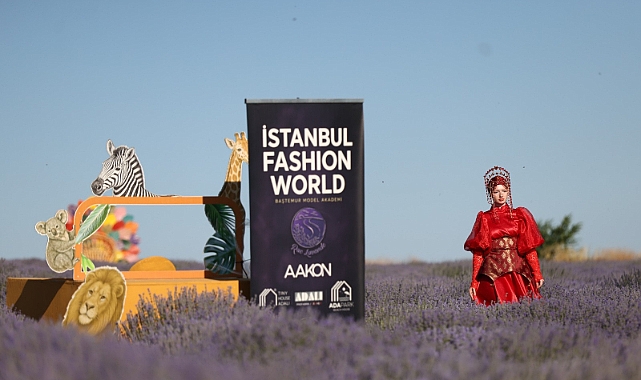 Tekirdağ Lavanta Bahçesi'nde Moda ve Zarafet Buluştu: İstanbul Fashion World Büyük İlgi Gördü